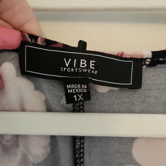 Floral dress,  size 1X - Picture 3 of 5